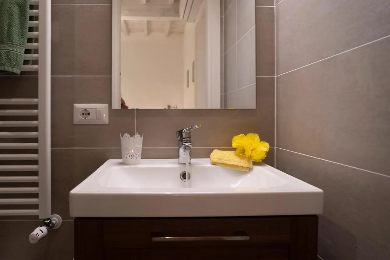 32 Nero - Florence Apartment San Niccolo