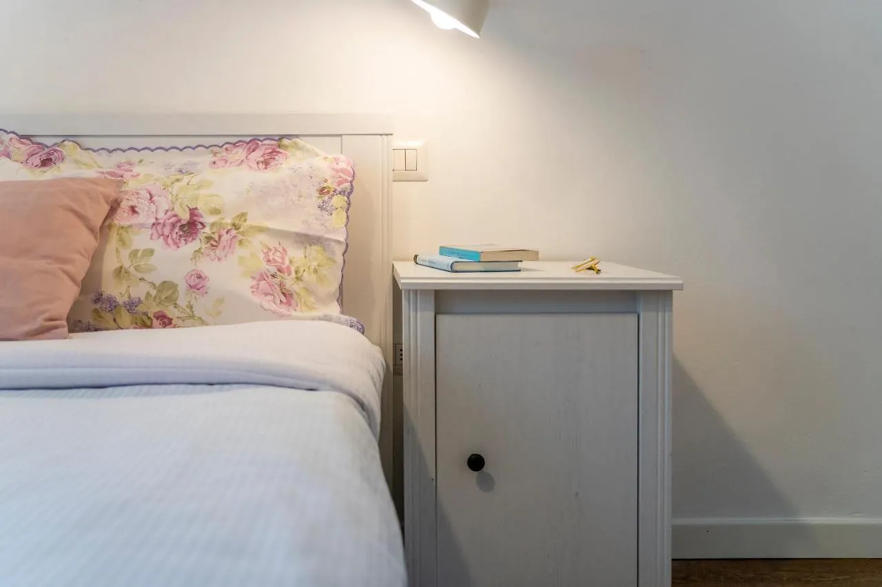 32 Nero - Florence Apartment San Niccolo Italy