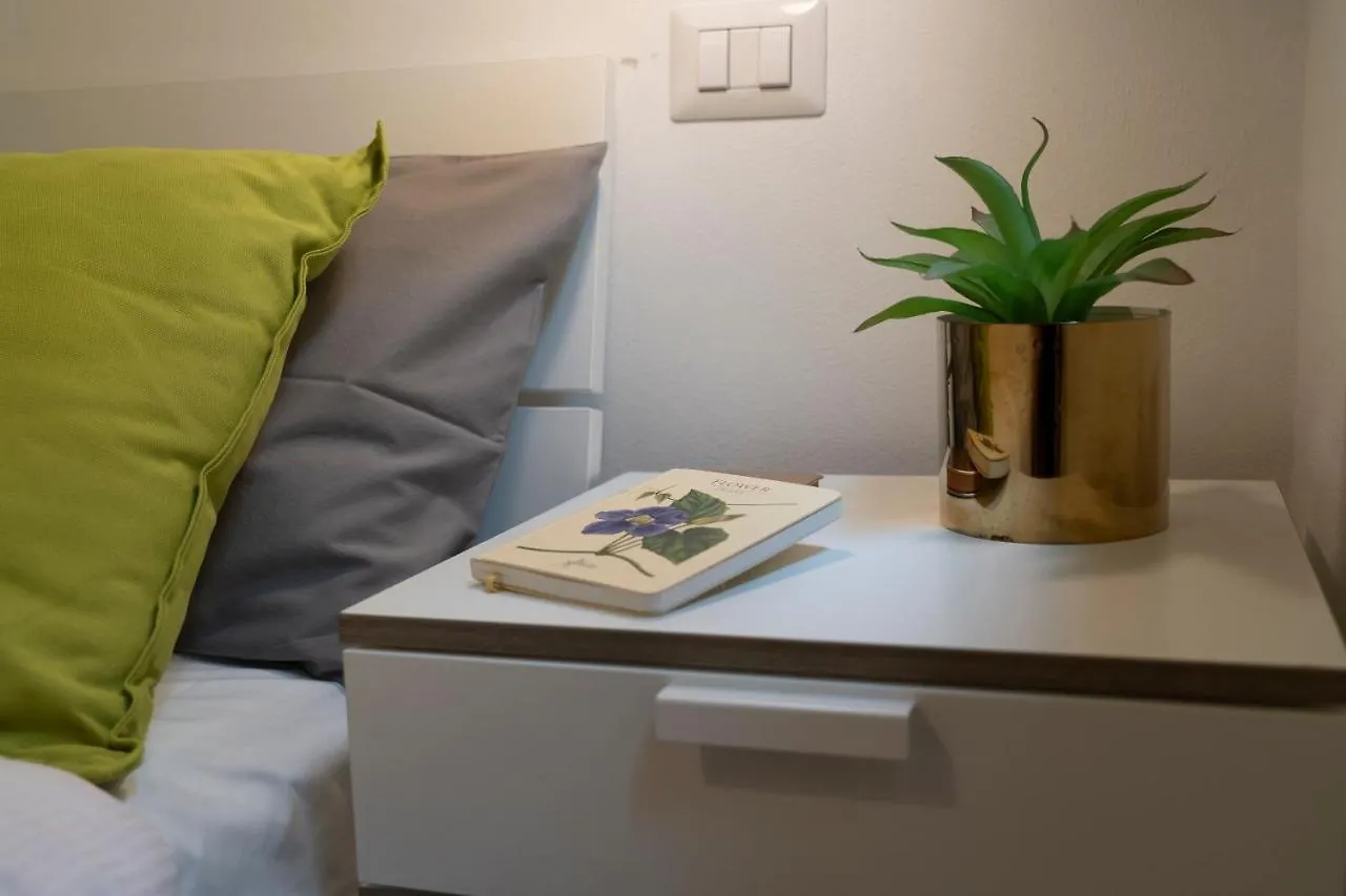 32 Nero - Florence Apartment San Niccolo 0*,