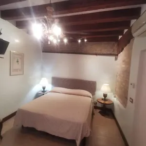 Canal View Studio Flat , Venice Italy